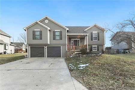 1005 N 2nd St E Louisburg, KS 66053
