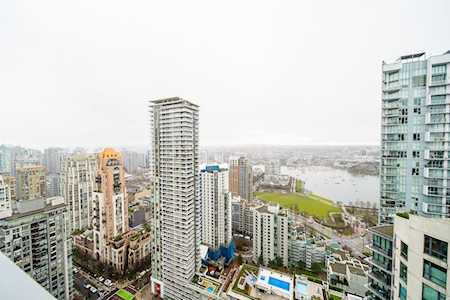 1372 Seymour Street #3907 Vancouver, BC V6B 0L1