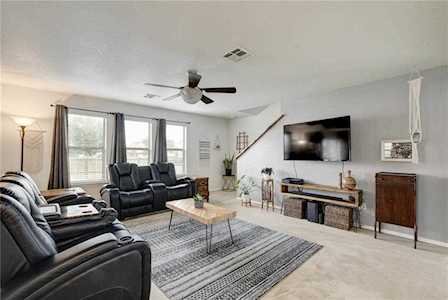 471 Holly Grove ST Kyle, TX 78640