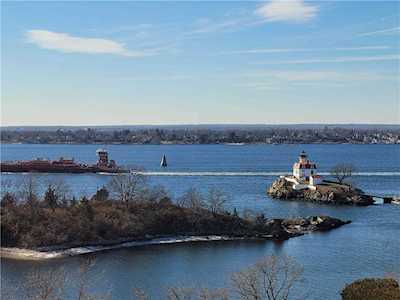 39 Bullocks Point Rd #2C East Providence, RI 02915