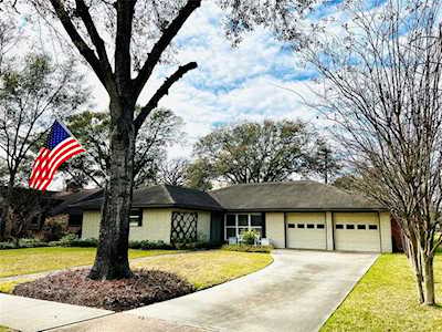 1335 Foxwood Rd Houston, TX 77008