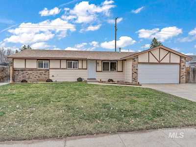 5674 N Millrun Ave Garden City, ID 83714