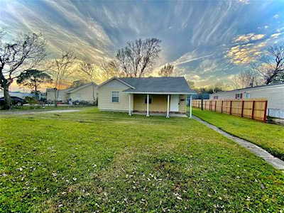 121 Pomeroy Ave Pasadena, TX 77506