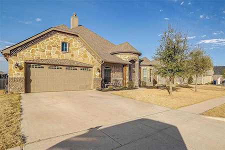 1152 Blue Sky Lane Burleson, TX 76058
