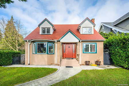 2995 W 11th Avenue Vancouver, BC V6K 2M4