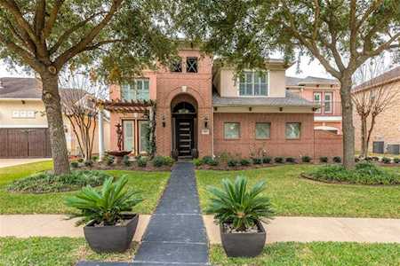927 Poydras St Sugar Land, TX 77498