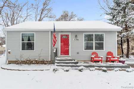 3181 Roselawn St Commerce Twp, MI 48390