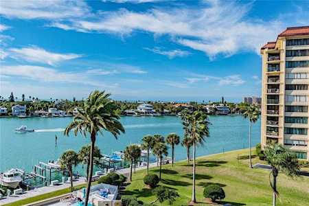 690 Island WAY #605 Clearwater, FL 33767
