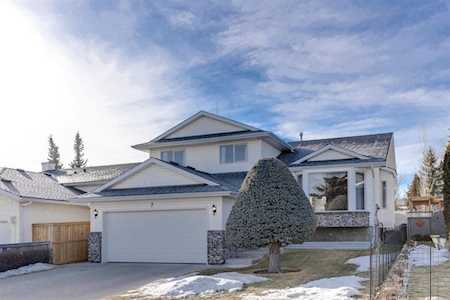 7 Hidden Vale Crescent NW Calgary, AB T3A 5B4