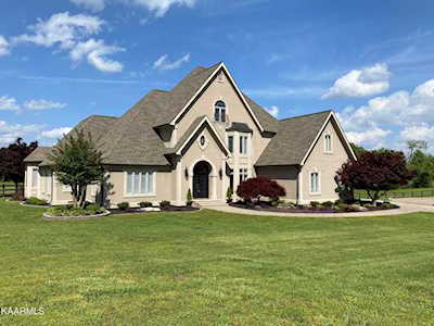 3513 Village Ln Louisville, TN 37777