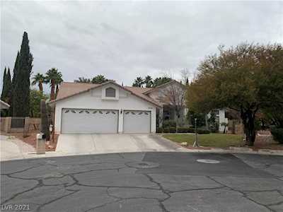 5404 Los Serranos Circle Las Vegas, NV 89130