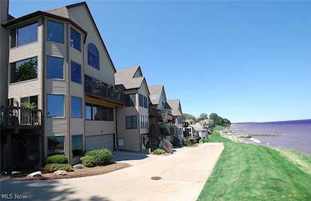 23022 Roberts Run Bay Village, OH 44140