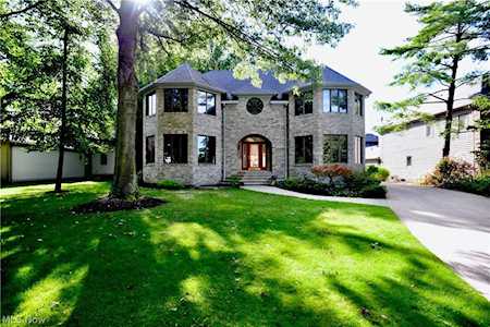 1564 Queens Ct Westlake, OH 44145