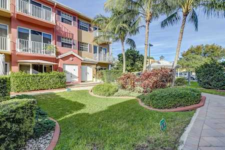 2725 NE 8 Avenue #101 Wilton Manors, FL 33334