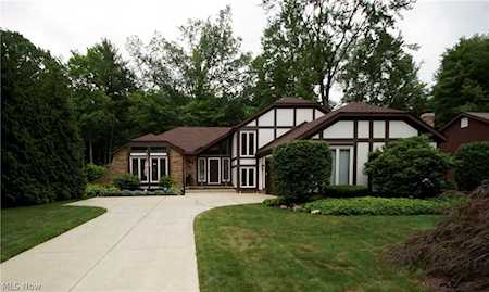 25715 Woodpath Trl Westlake, OH 44145
