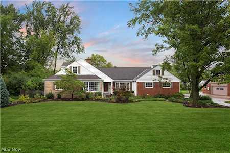 23166 Maybelle Dr Westlake, OH 44145