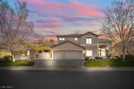 9000 Silk Bonnet Ct Las Vegas, NV 89143