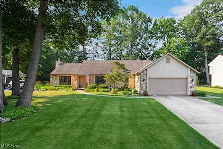 31777 Bayview Dr Avon Lake, OH 44012