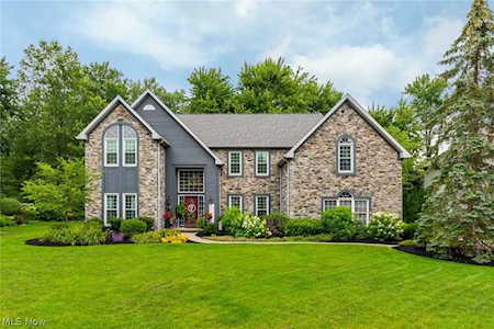30632 Royal Woods Place Westlake, OH 44145