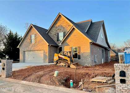 141 Olympic Dr Lenoir City, TN 37771