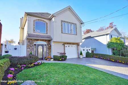 96 W Cedarview Ave Staten Island, NY 10306