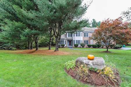 21 Salmon Brook Dr Nashua, NH 03062