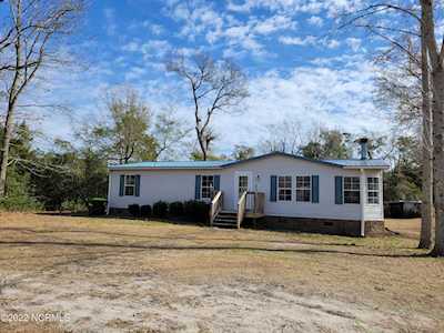 182 Oyster Lane Hubert, NC 28539