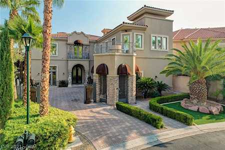 8613 Lakeridge Circle Las Vegas, NV 89117
