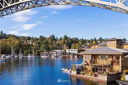 907 N Northlake Way Seattle, WA 98103