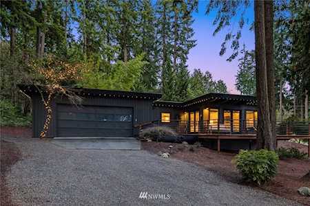 16526 Lemolo Shore Dr NE Poulsbo, WA 98370