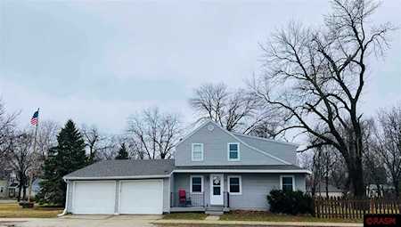 207 E Silver St Mapleton, MN 56065
