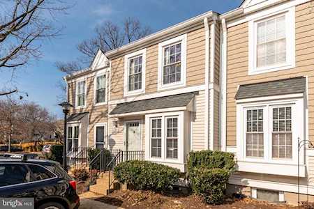 3911 9th Rd S Arlington, VA 22204
