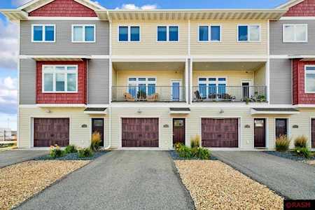 2157 Rolling Green Ln North Mankato, MN 56003