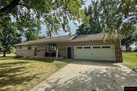 100 E 1st St Vernon Center, MN 56090