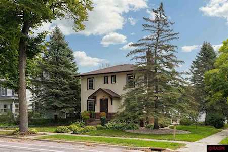 1503 N Broad St Mankato, MN 56001
