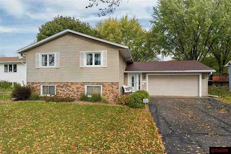 124 Mary Circle North Mankato, MN 56003