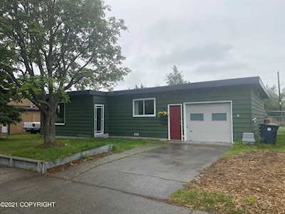 1328 Kinnikinnick Street Anchorage, AK 99508