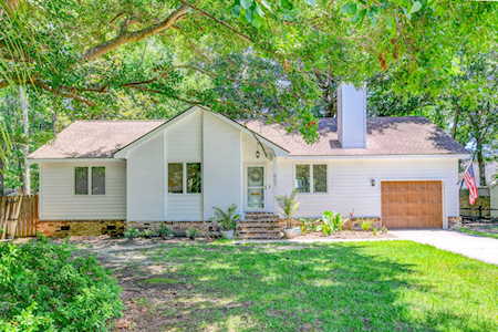 857 Fairlawn Circle Mount Pleasant, SC 29464