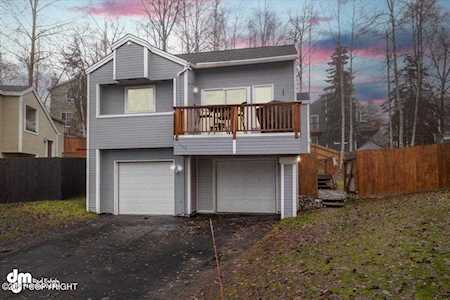 9305 Hall Circle Eagle River, AK 99577