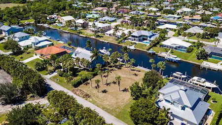 8595 SE Mangrove Street Hobe Sound, FL 33455