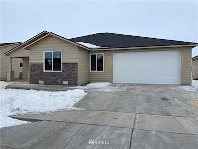 94 Emma Dr Wenatchee, WA 98801