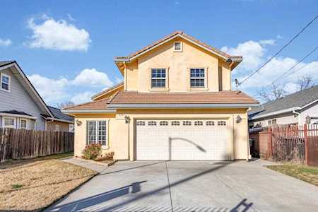 4921 Roosevelt Avenue Sacramento, CA 95820
