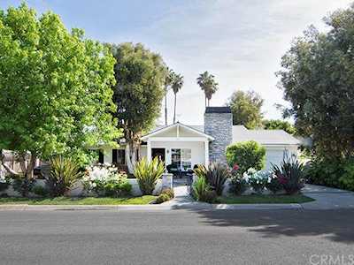 206 Fairway Place Costa Mesa, CA 92627