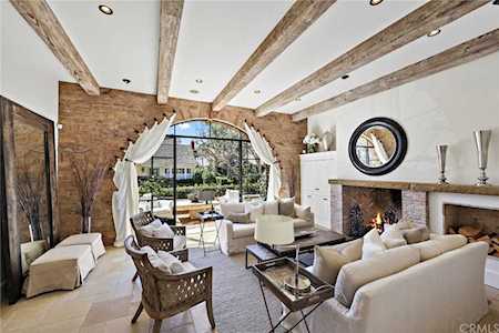 2591 Vista Dr Newport Beach, CA 92663