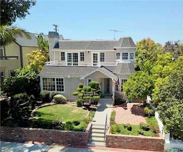 311 Poinsettia Ave Corona Del Mar, CA 92625