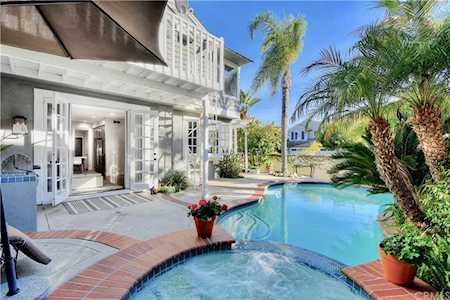 27 Salt Spray Dr Laguna Niguel, CA 92677