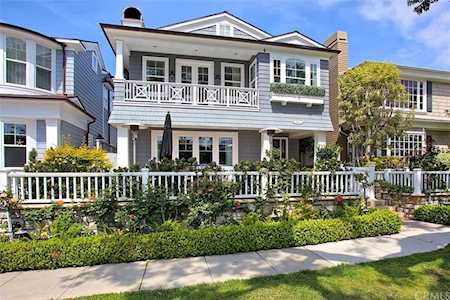 223 Poinsettia Ave Corona Del Mar, CA 92625