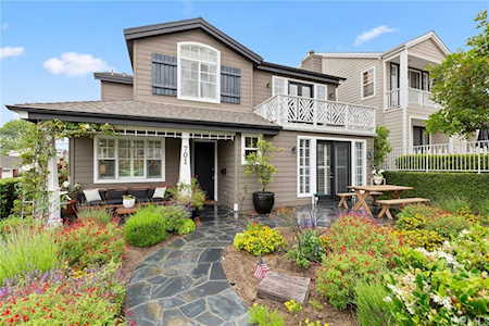 701 Poinsettia Corona Del Mar, CA 92625