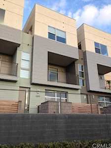 1532 Greenwich Way Costa Mesa, CA 92627