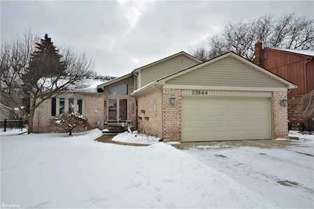 13844 Brookside Dr Sterling Heights, MI 48313